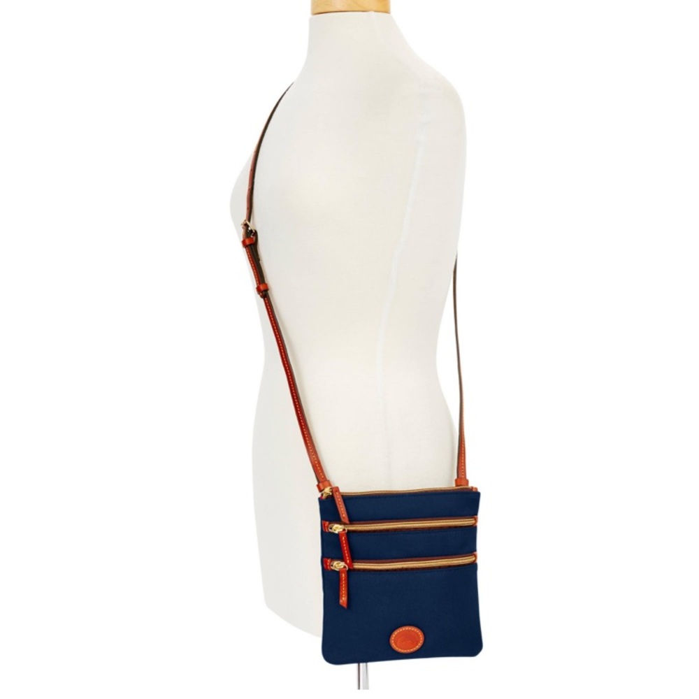 Dooney & bourke bag